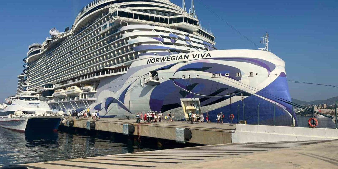 Dev gemi Bodrum’a ilk kez geldi