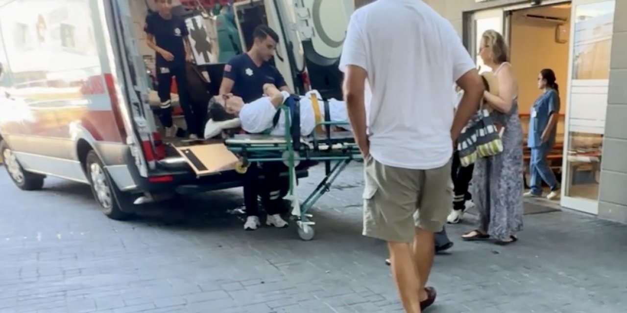 Leros Adası’nda fenalaşan gazeteci Hasan Cemal deniz ambulansıyla Bodrum’a getirildi