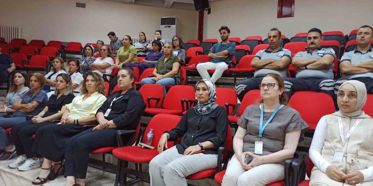 Hastane personeline narkotik eğitimi