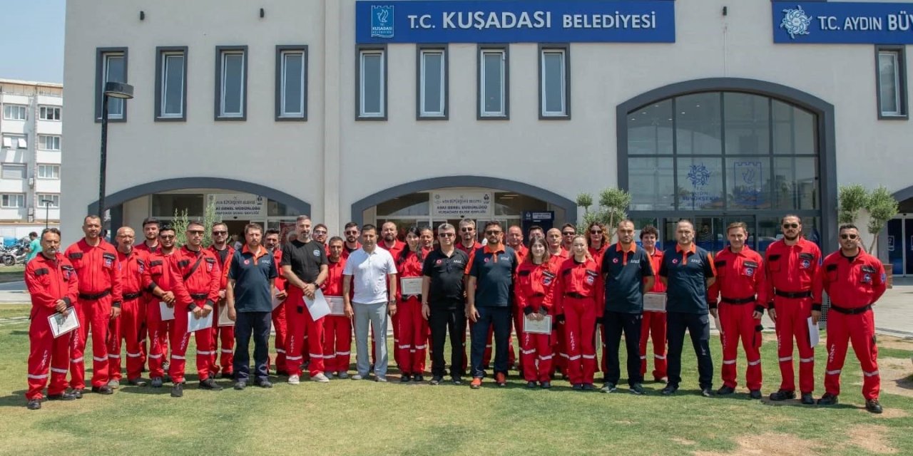 Kuşadası arama kurtarma ekibi eğitimlerini tamamladı