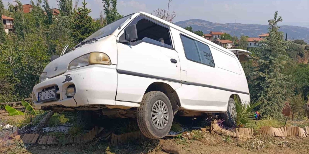 Peyzaj bahçesi çalışanı aracın altında kalarak hayatını kaybetti