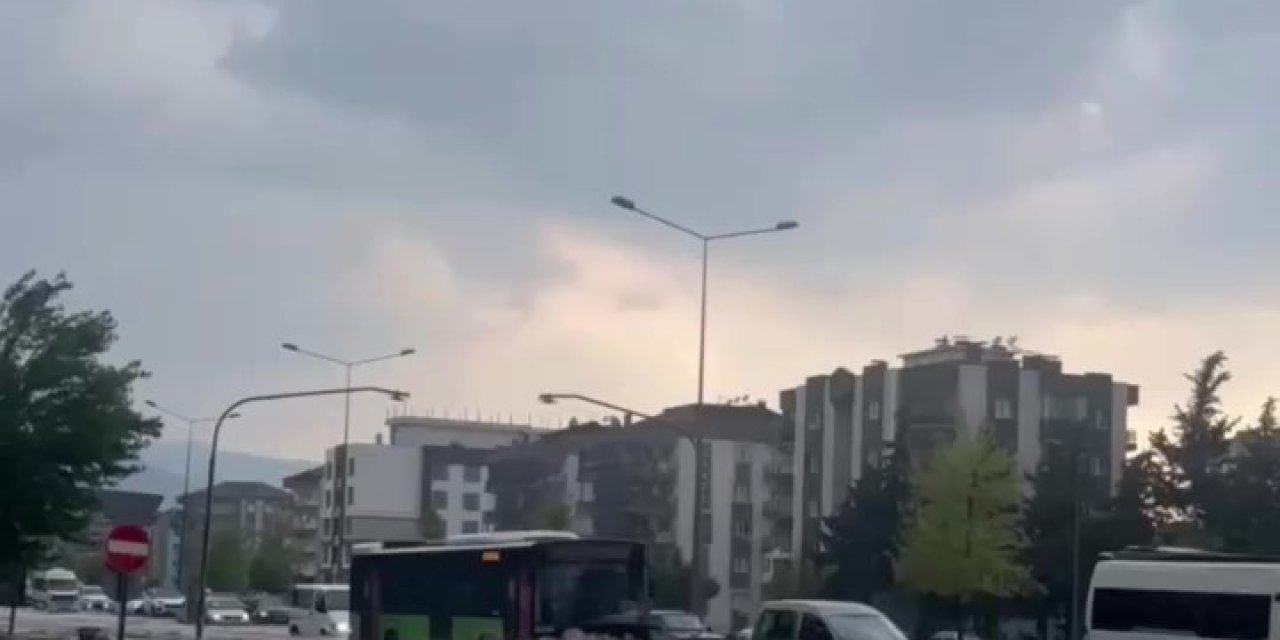 Denizli’de yollar göle döndü, sürücüler zor anlar yaşadı