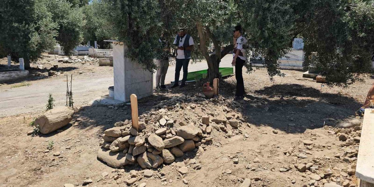 Ailesini yakarak katletmişti, gizlice defnedildi