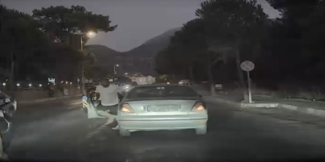 Fethiye’de trafikteki gerginlik araç kamerasına yansıdı