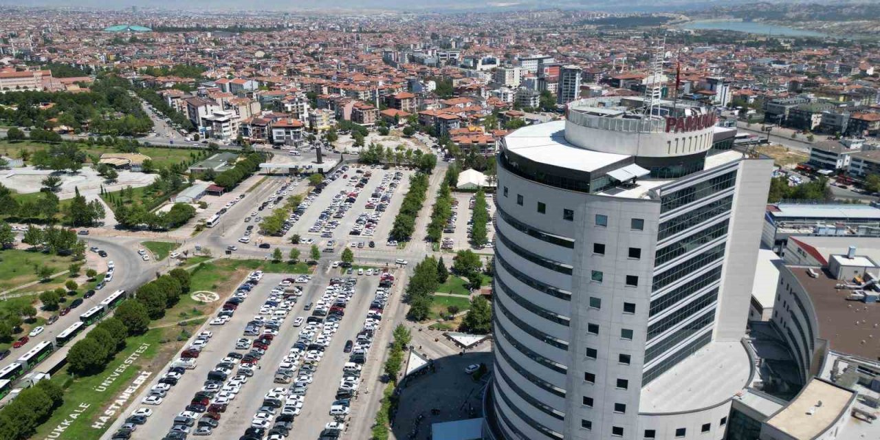 14 katlı hastane binası dron ile yıkandı
