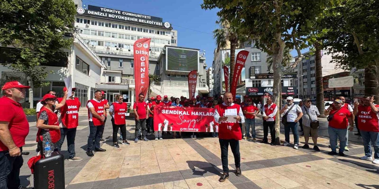 Mobbing mağduru işçiler Denizli Büyükşehir Belediyesinin kapısına dayandı