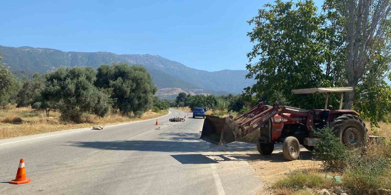 İzmir’de motosiklet ile traktör çarpıştı: 1 ağır yaralı