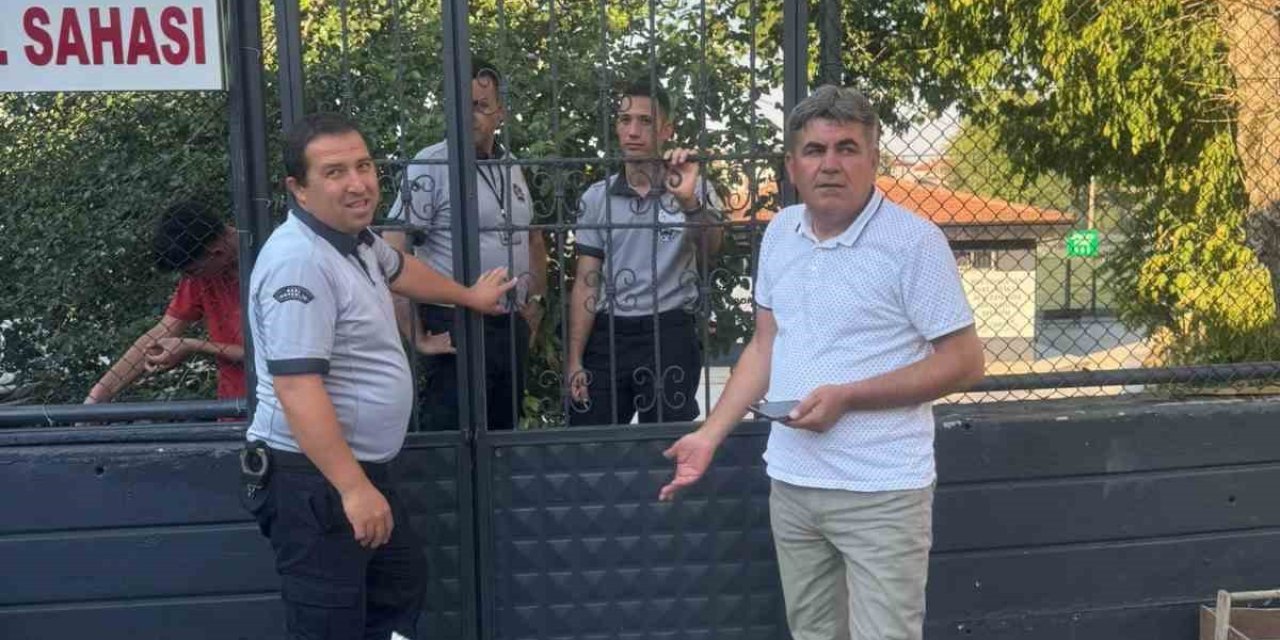 Denizli Büyükşehir Belediyesi sporcuların ailelerini sahaya almadı