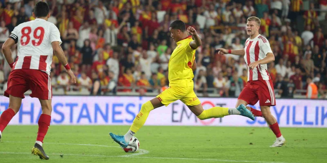 Göztepe, hazırlık maçlarında göz doldurdu