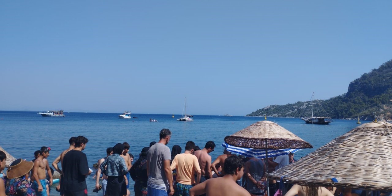 Denizde boğulan genç hayatını kaybetti