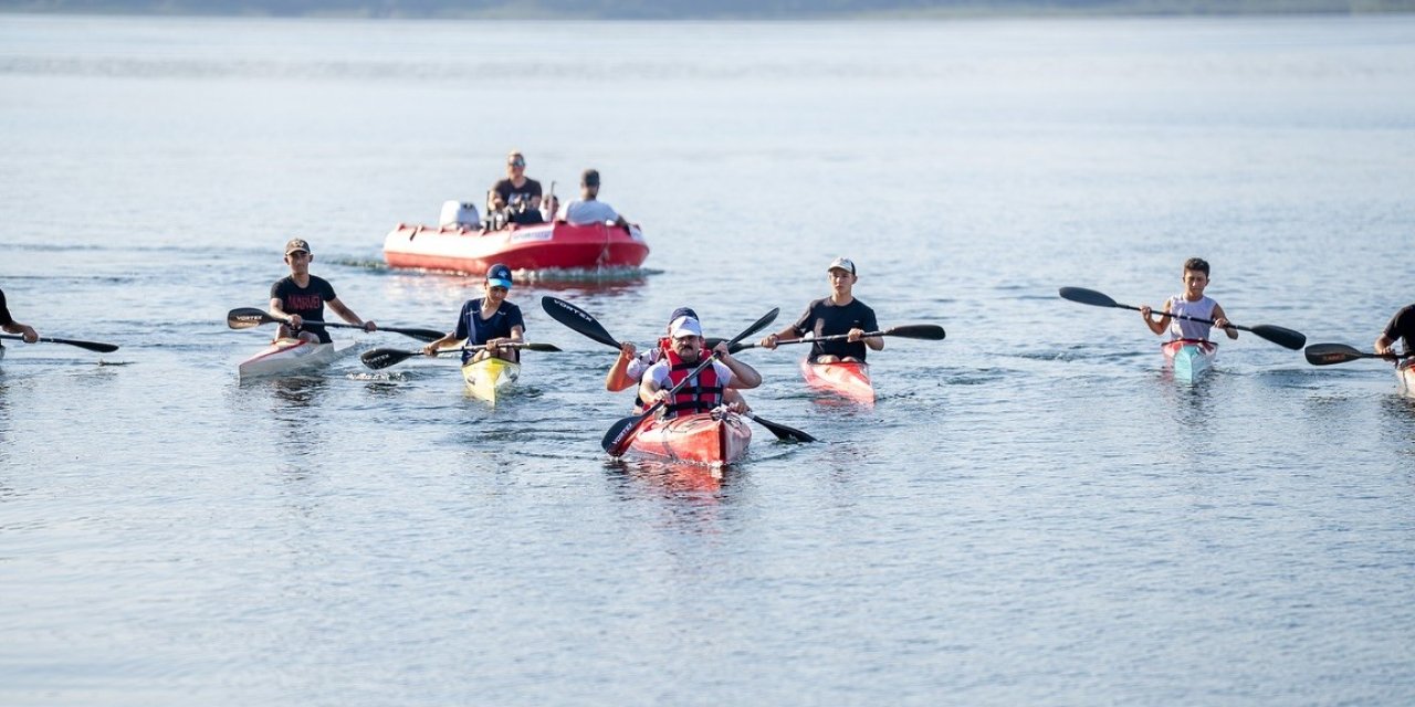 Köyceğiz Kaymakamı Kumcu, kano antrenmanına katıldı