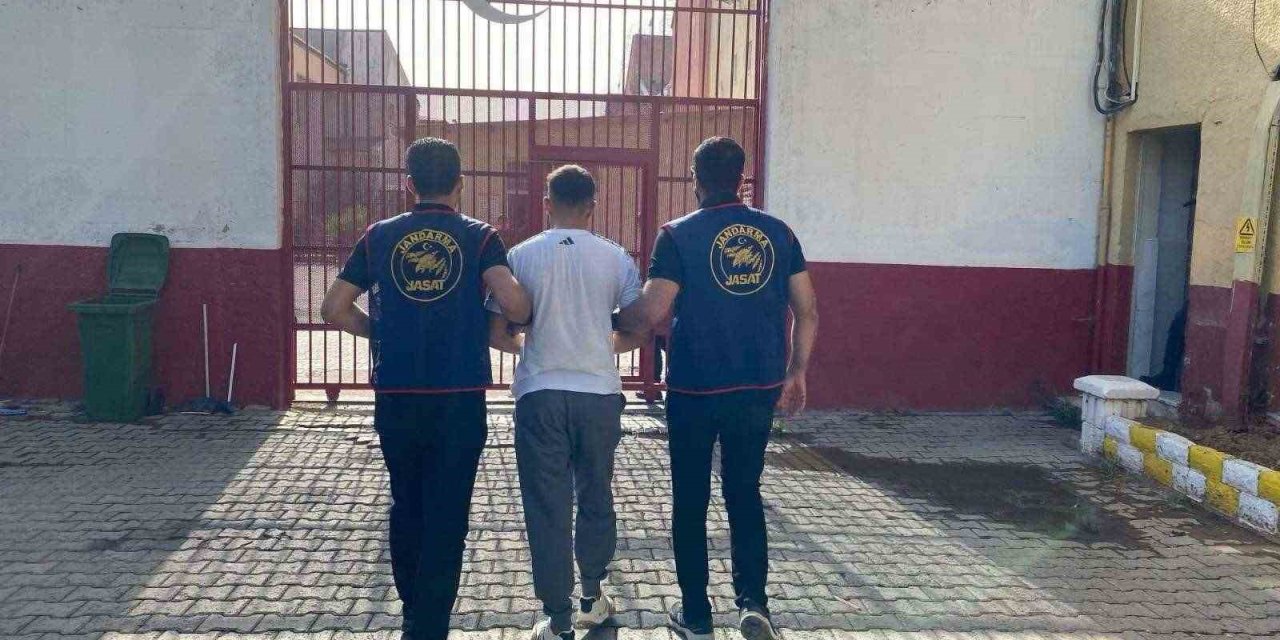 Hapis cezasıyla aranan şahıs Efeler’de yakalandı