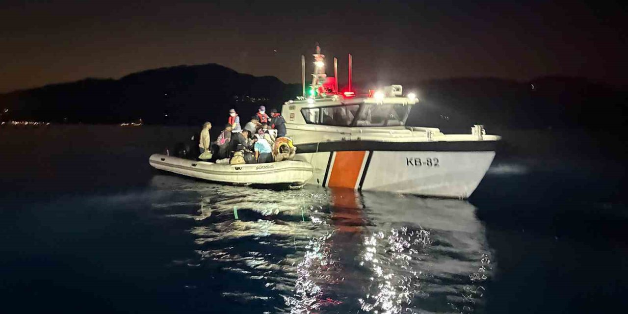 Fethiye’de 33 düzensiz göçmen ve bir göçmen kaçakçısı yakalandı