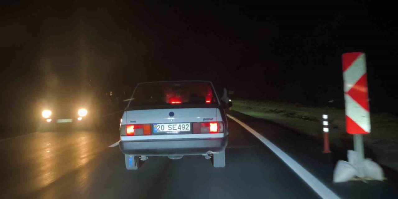 Yolcu ayağını çıkardı, cezayı sürücü yedi