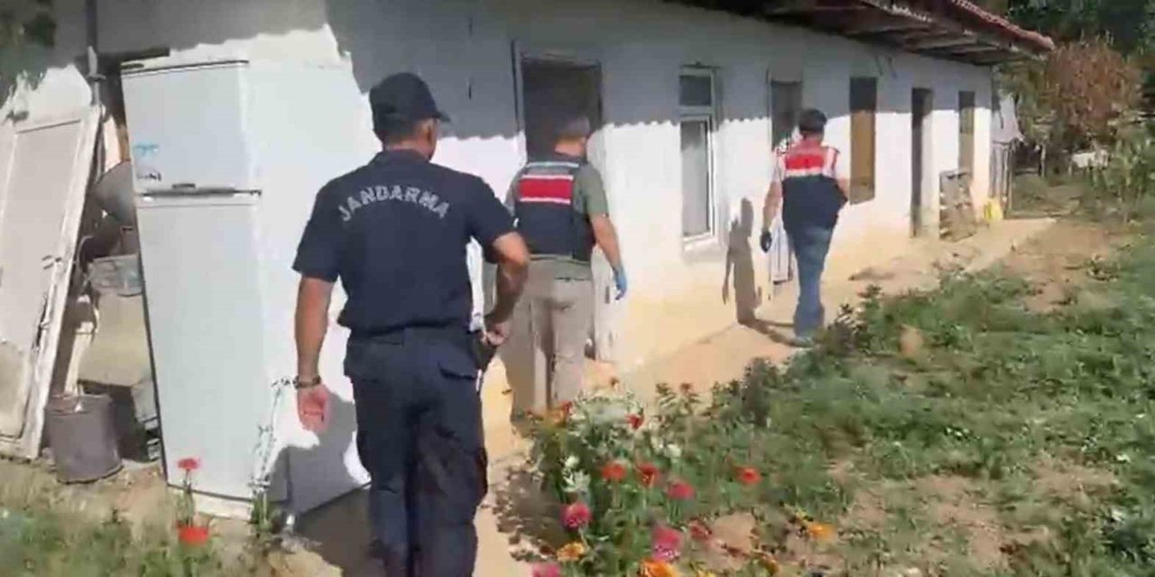 Uyuşturucu madde üreten zahir taciri yakalandı