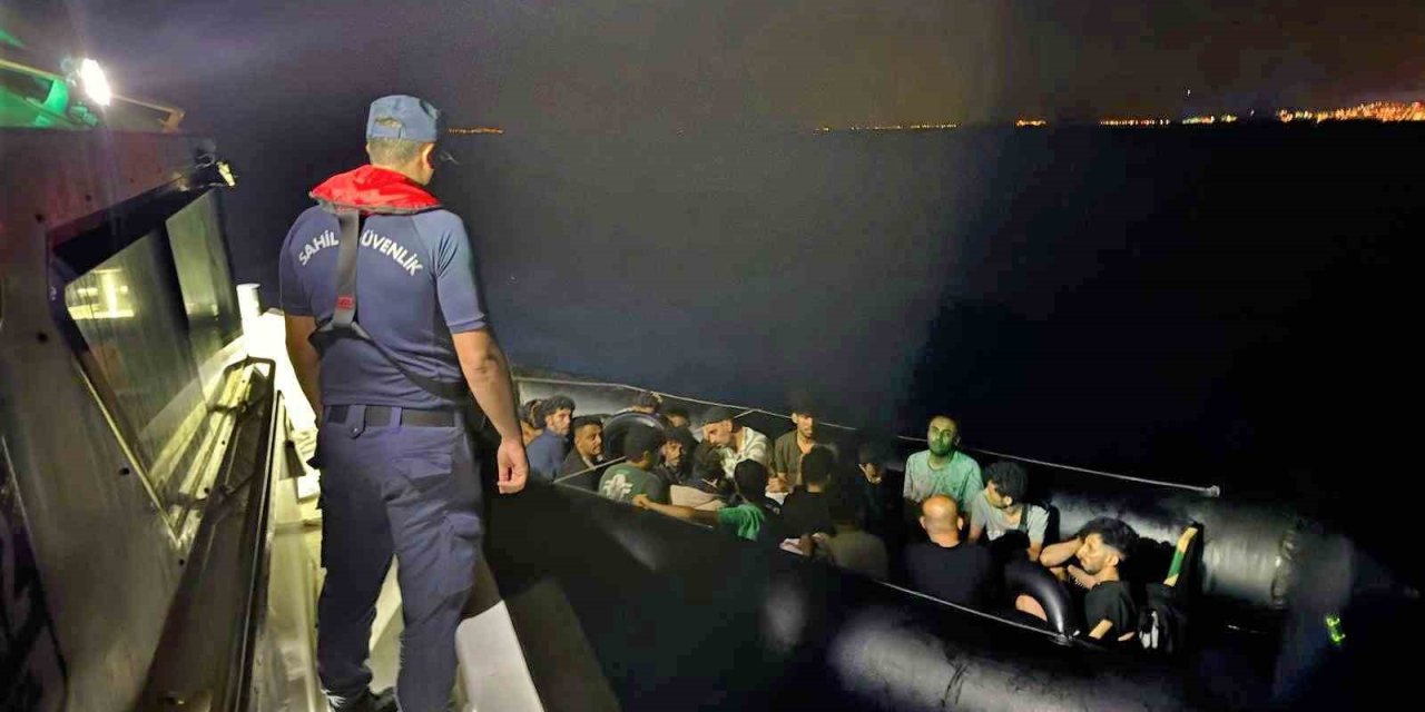 Kuşadası’nda 18 düzensiz göçmen kurtarıldı