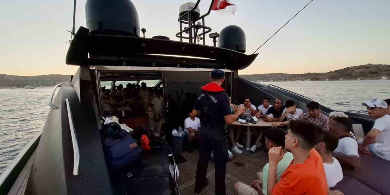 Motoryatta 72 düzensiz göçmen yakalandı