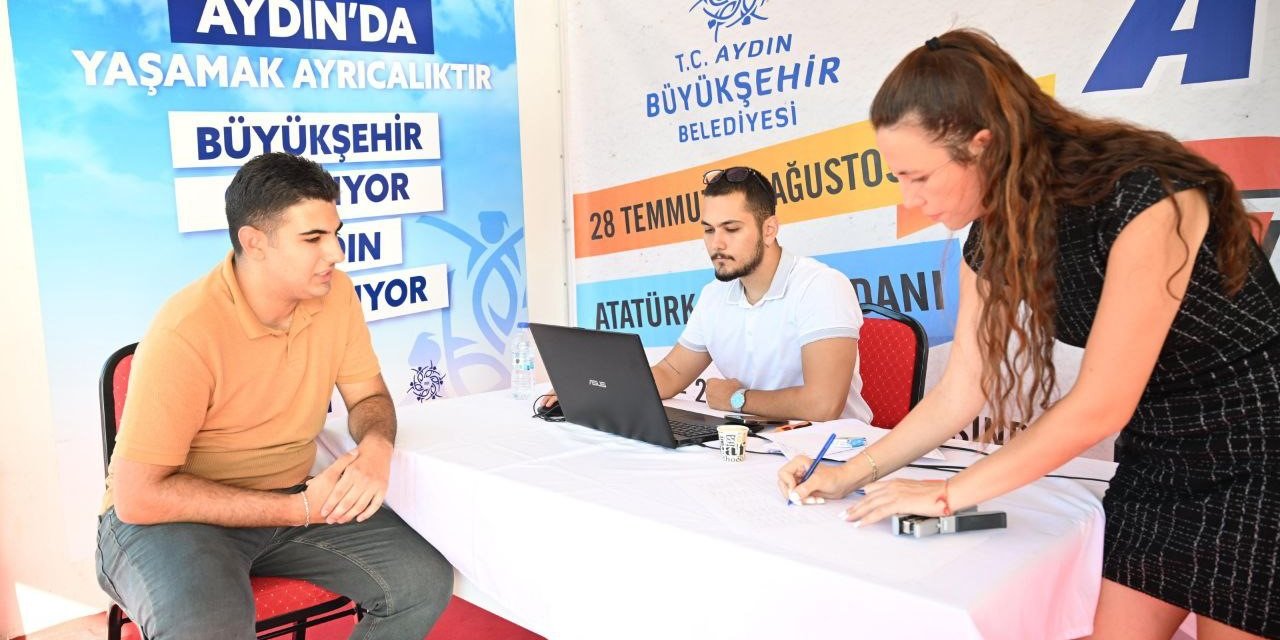 Büyükşehir’in tercih tırı üniversite adaylarının hizmetinde