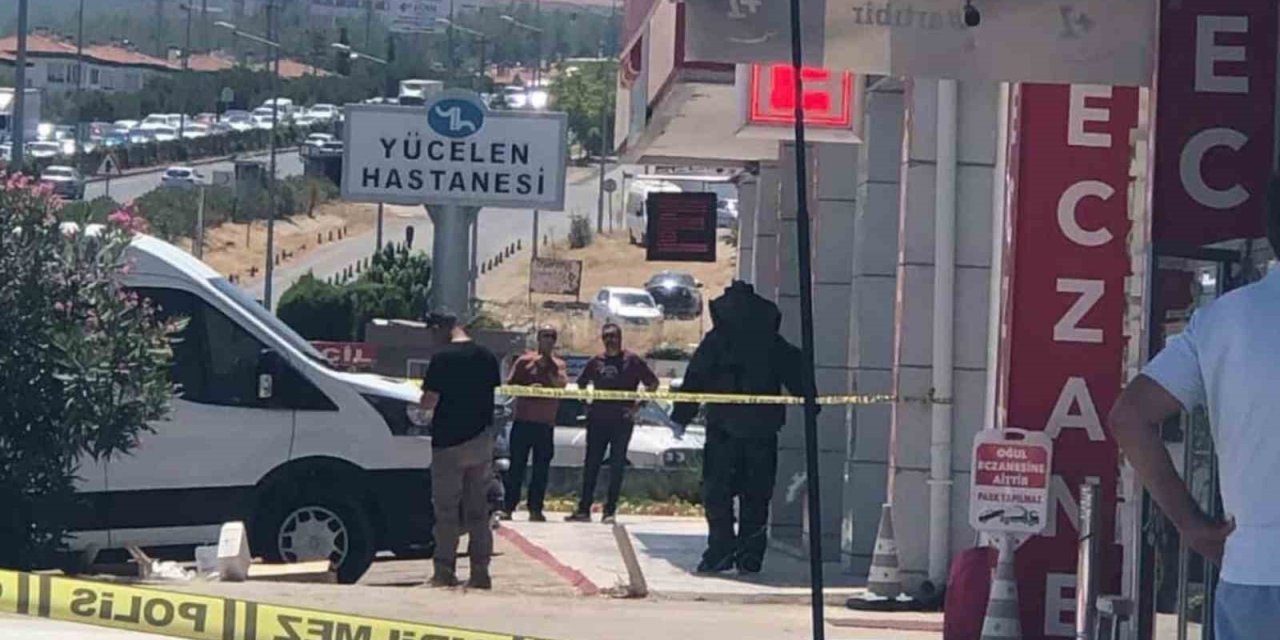 Muğla’da yol kenarında bulunan 2 valiz paniğe neden oldu