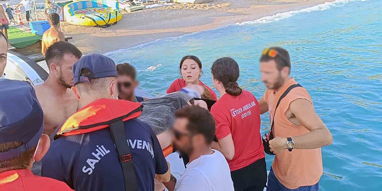 Ölüdeniz’de yüzerken yaralanan vatandaşa Sahil Güvenlik ‘ten tıbbi tahliye