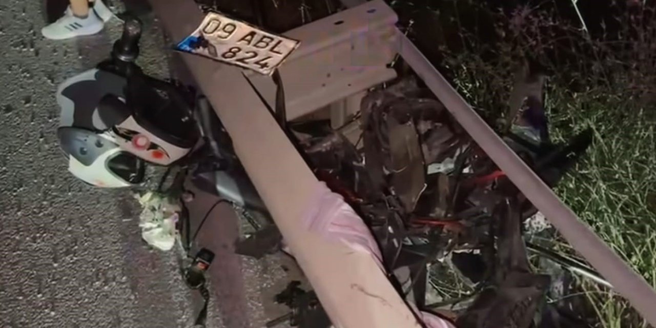 Paramparça olan motosikletin sürücüsü hatsaneye kaldırıldı