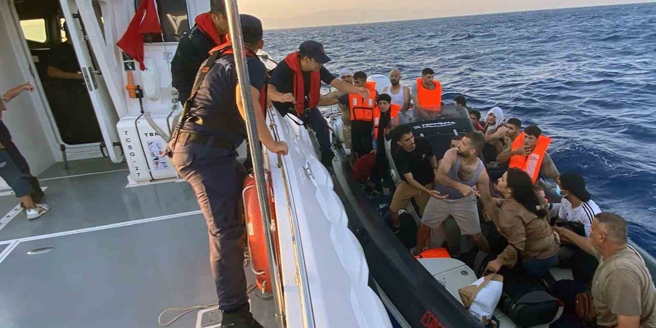 Marmaris açıklarında 2 göçmen kaçakçısı yakalandı