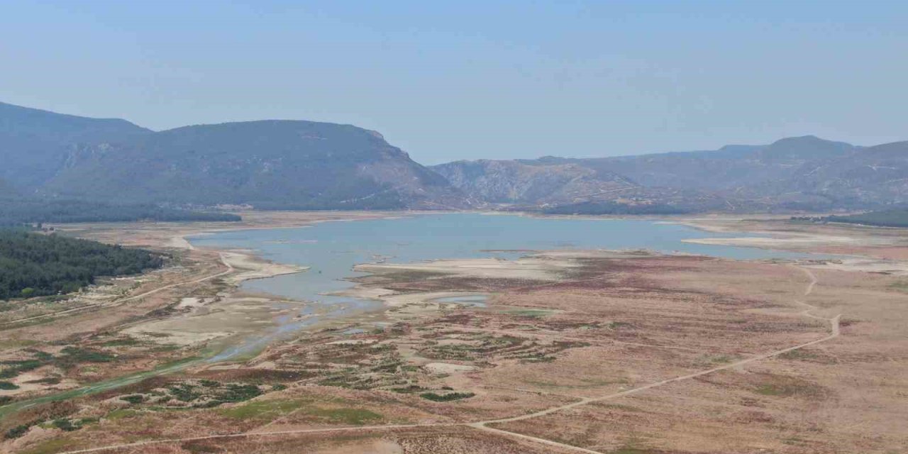 İzmir’de su tüketiminin yoğun olduğu bölgelerde su kesintileri uygulanacak