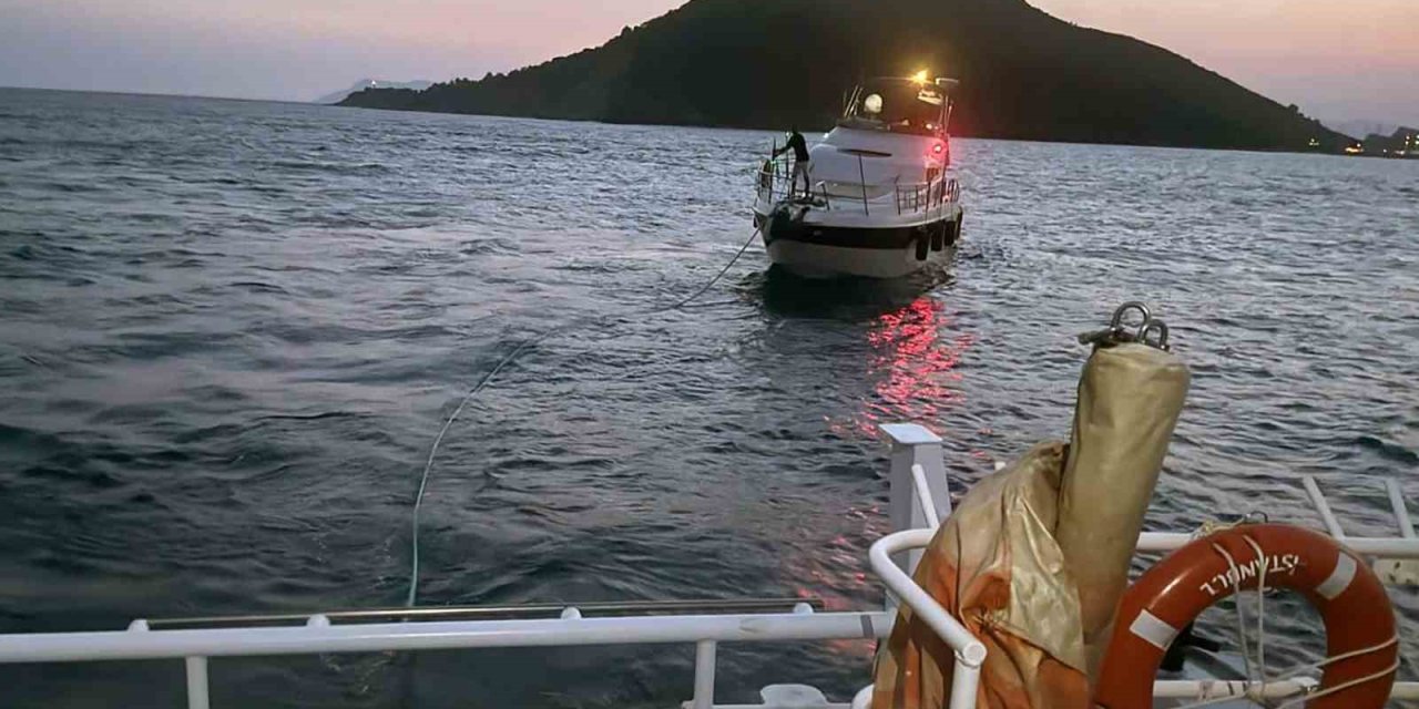 Katrancı Adası önlerinde sürüklenen tekne kurtarıldı