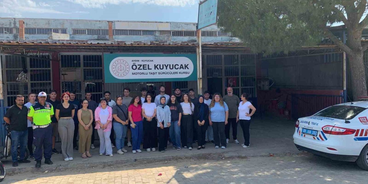 Kuyucak’ta 85 sürücü adayı trafik konusunda bilgilendirildi