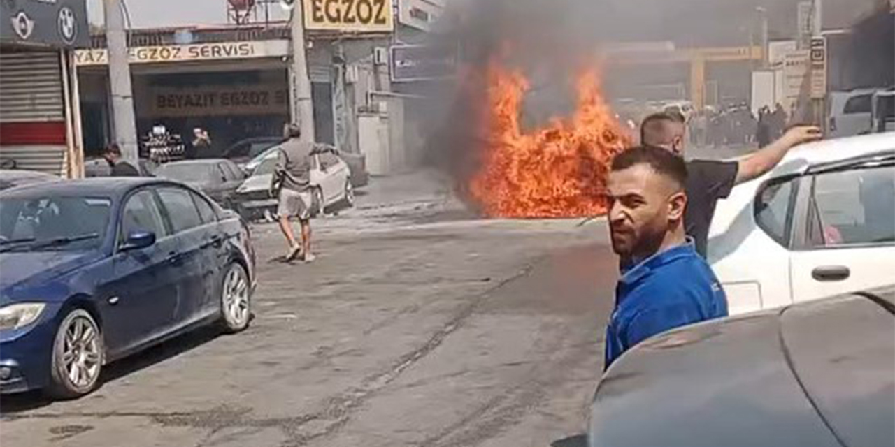 Elektrikli Jaguar alev alev yandı