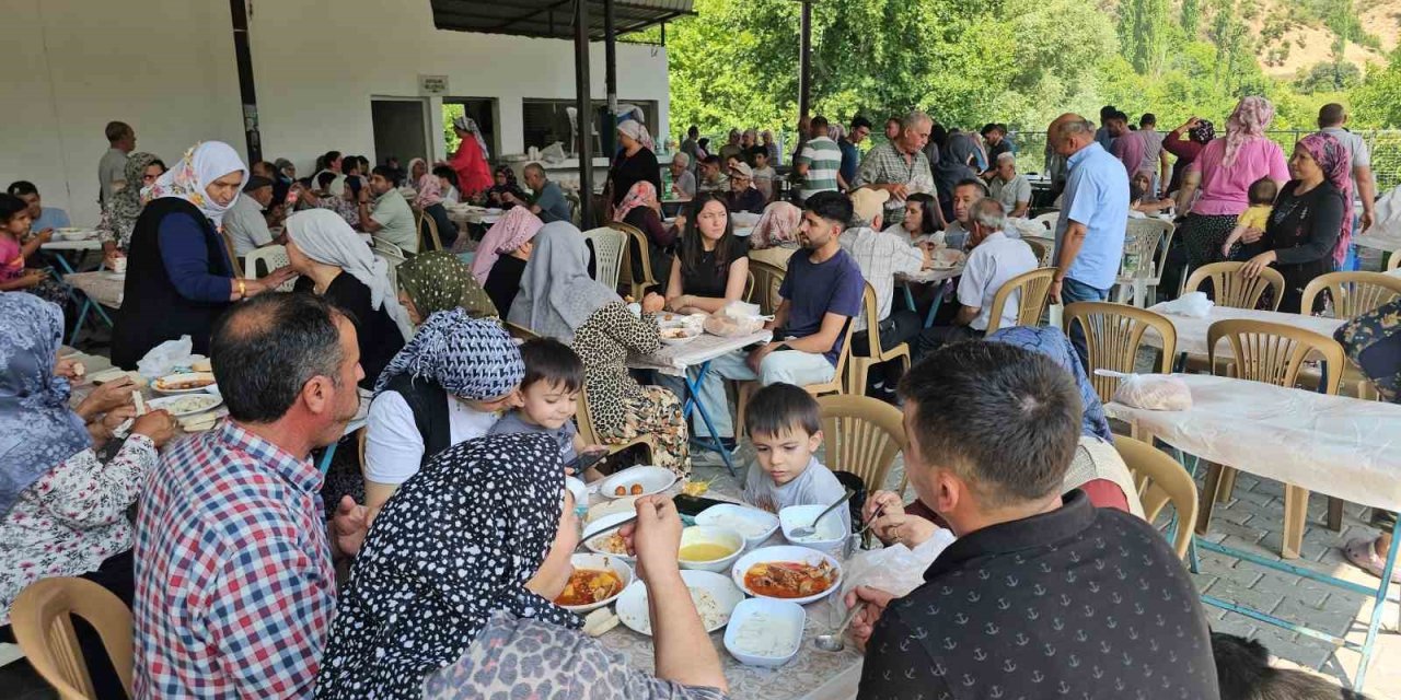 Mahalle sakinleri Geleneksel Köy Buluşması’nda bir araya geldi