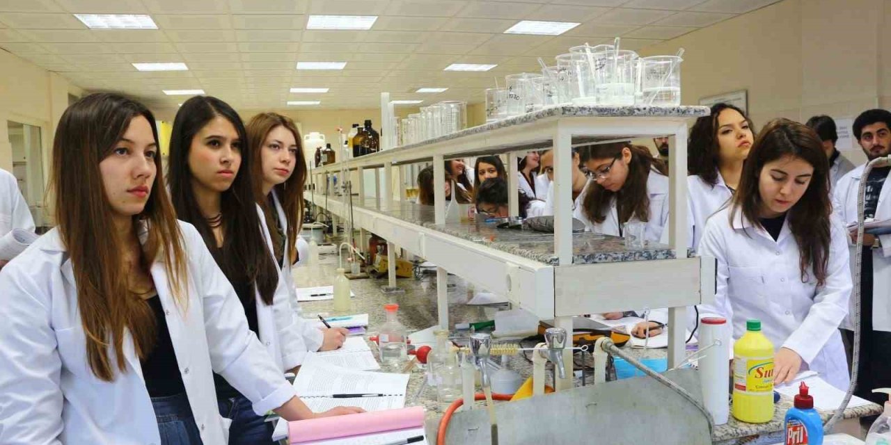 Ege Üniversitesi Gıda Mühendisliği Bölümü, güçlü araştırma altyapısı ve projeleriyle ön plana çıkıyor