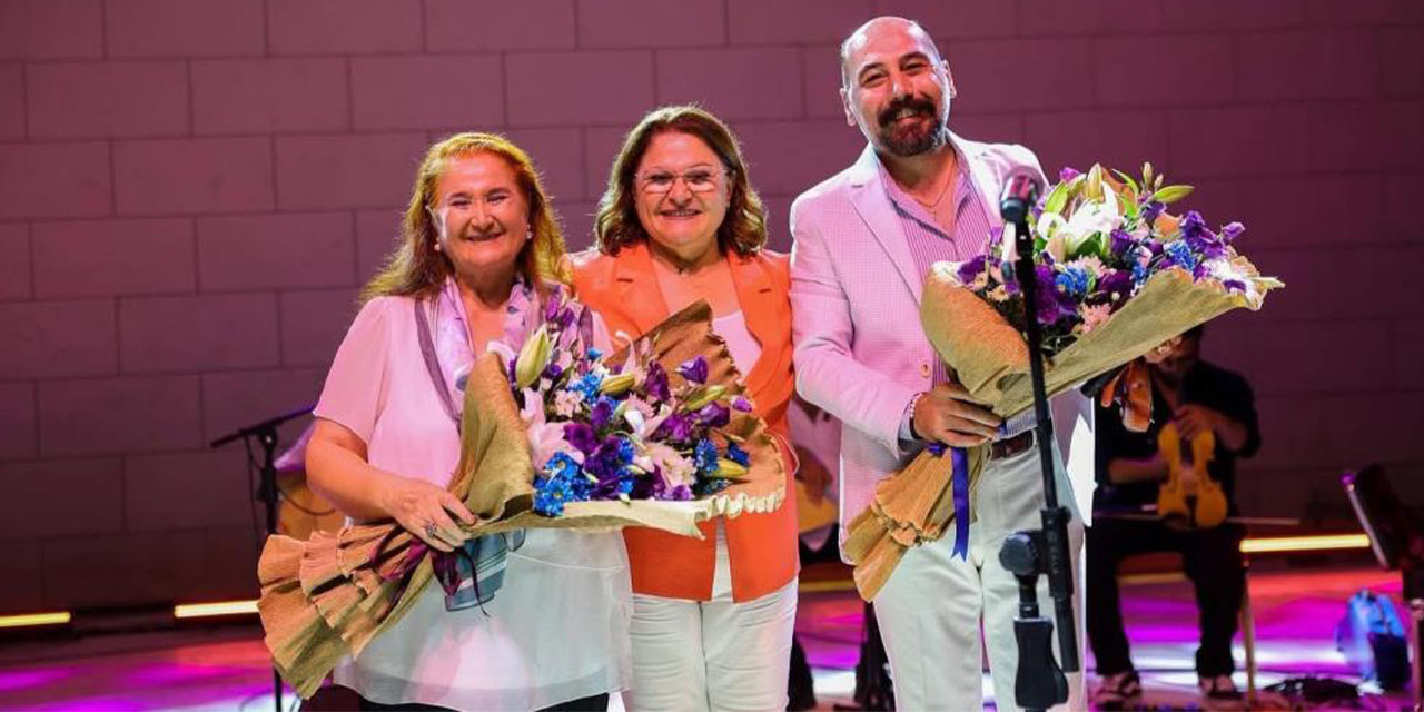 Didim’de Sabahat Akkiraz rüzgarı esti