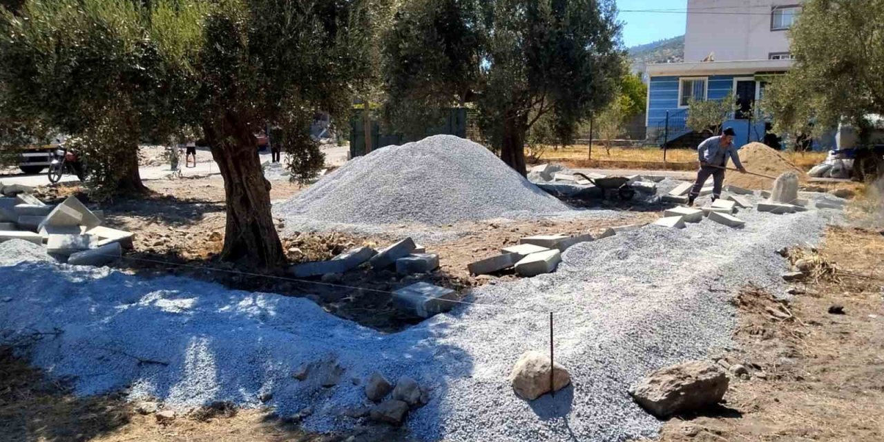 Söke Belediyesi’nden Atburgazı Mahallesi’ne park düzenleme çalışması