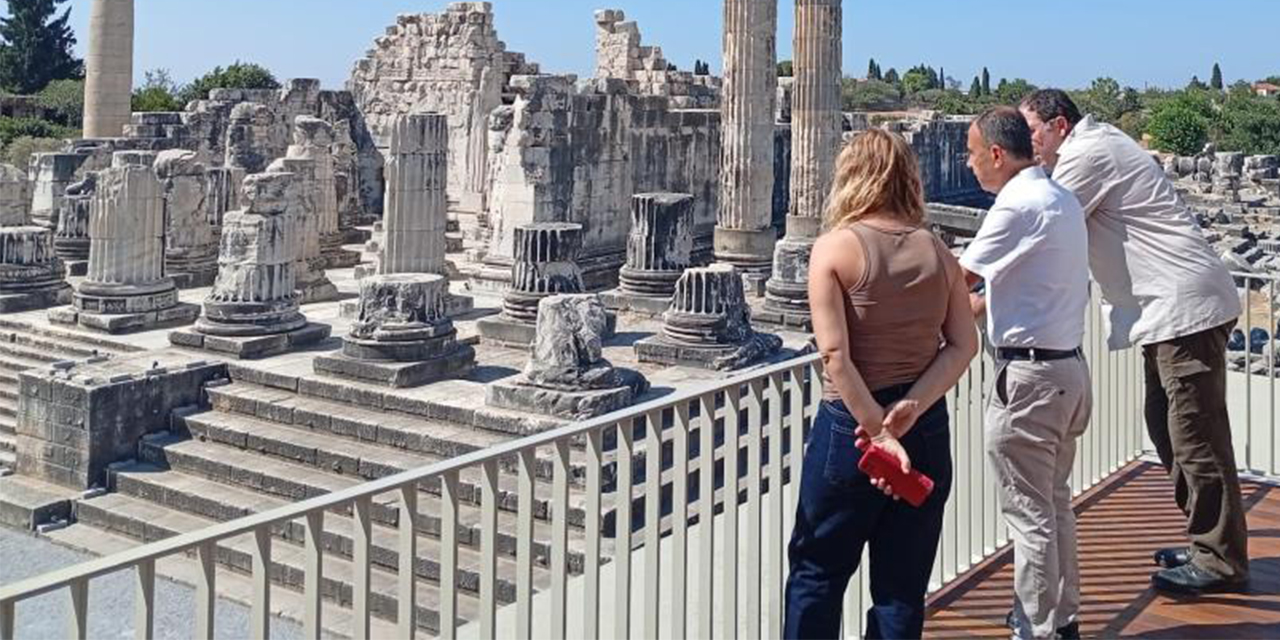 Dünyanın ilk kehanet merkezi Apollon Tapınağı ziyarete açıldı