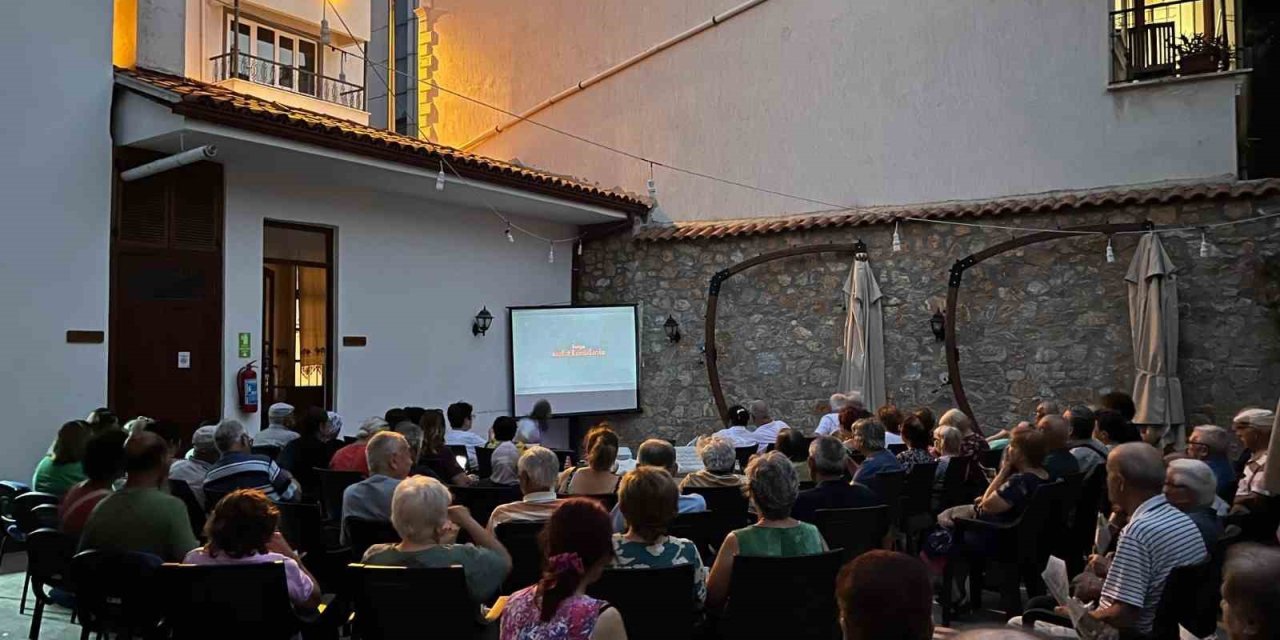 Muğla’da 100 Yaş Evi Üyeleri Yazlık Sinema Günleri’nde buluştu