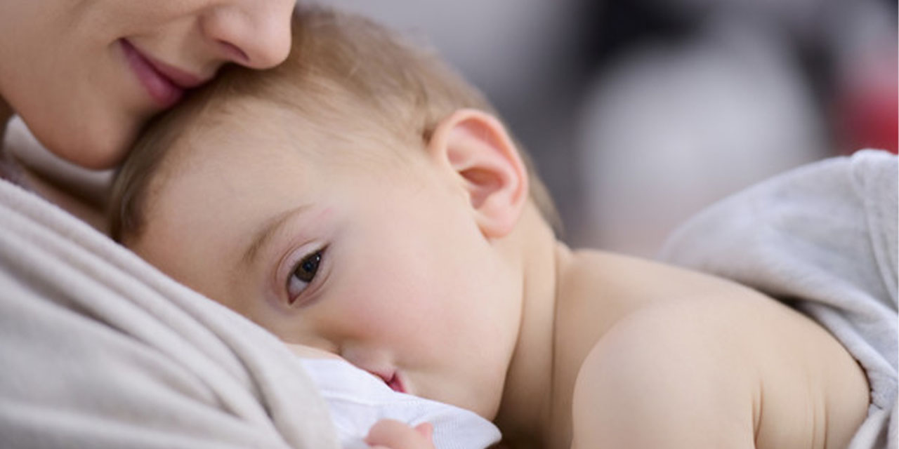 Bebeğiniz emmiyorsa nedeni parfümünüz olabilir