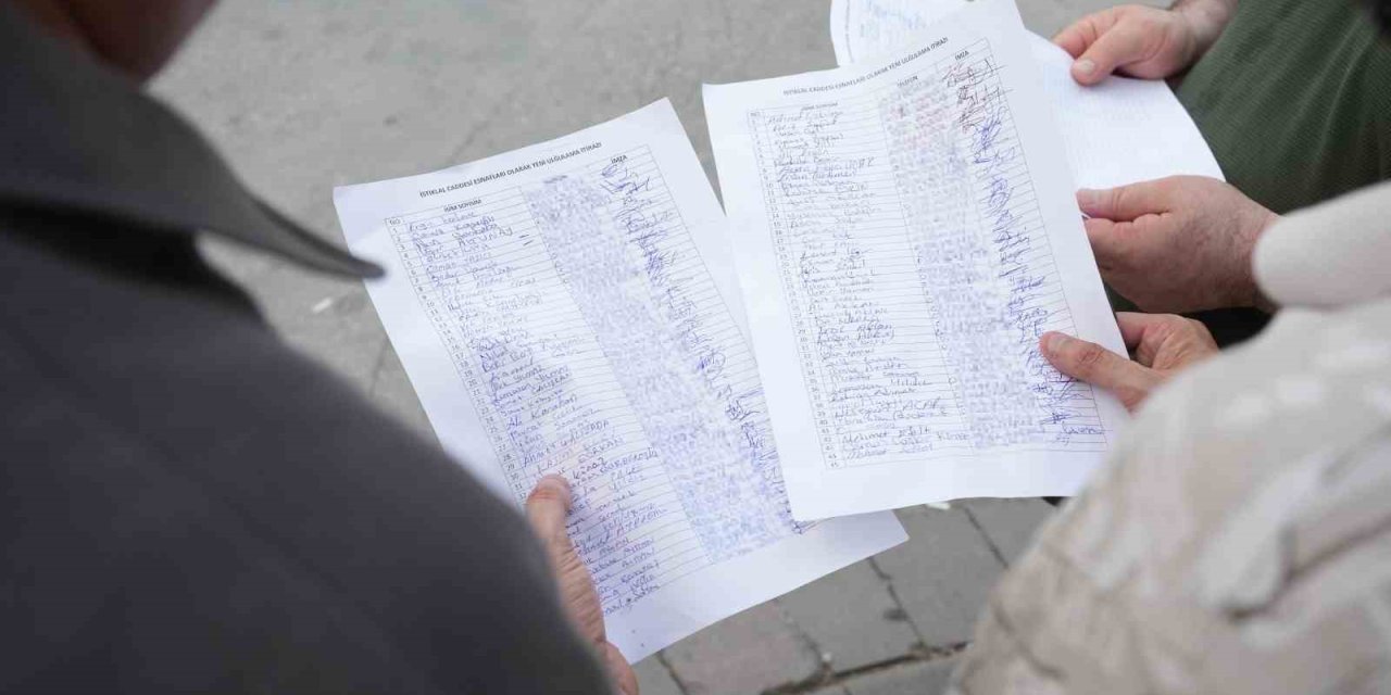 Denizli Büyükşehre karşı imza toplayan esnaf: "Vatandaşın derdini dinlemeyen başkan da oluyormuş"