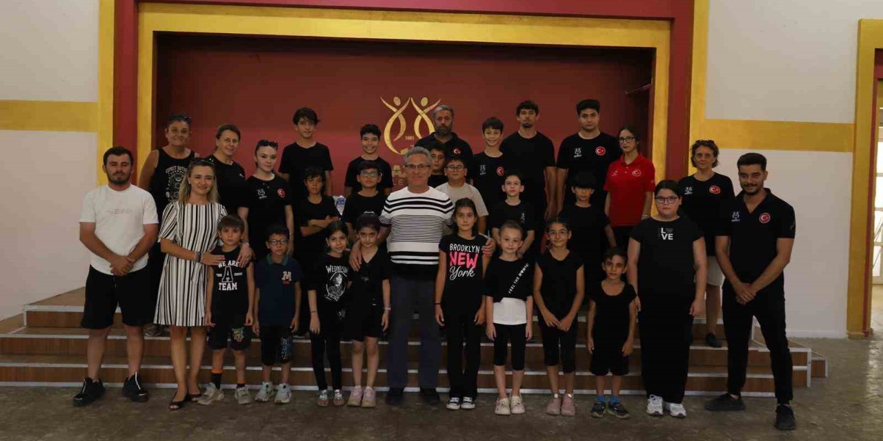 Başkan Tetik’ten Nazilli Belediyesi Halk Oyunları Topluluğu ile görüştü