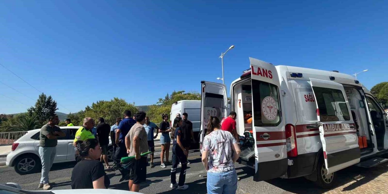 Minibüs yayaya çarptı: 1 baralı
