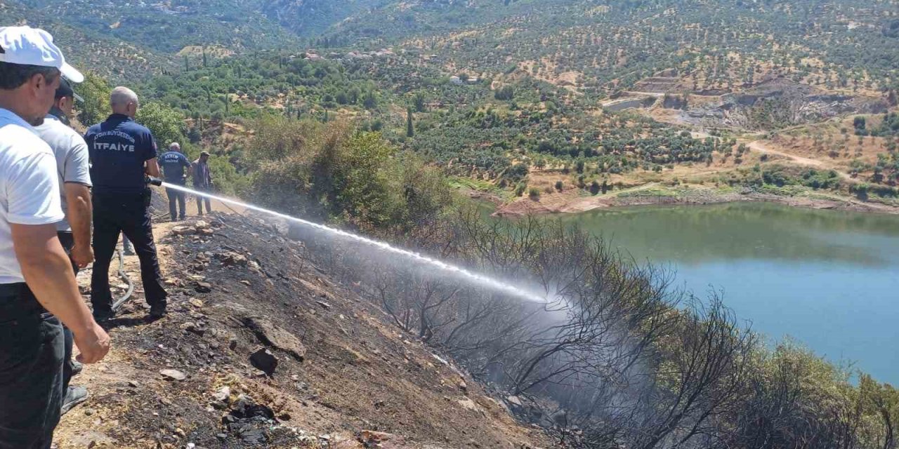 Dumanı gören bölgeye koştu, yangın kısa sürede söndürüldü