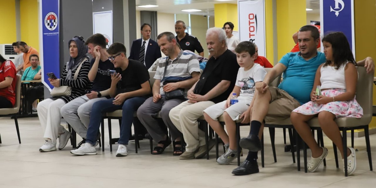Görme engelli satranç ustaları Denizli’de buluştu