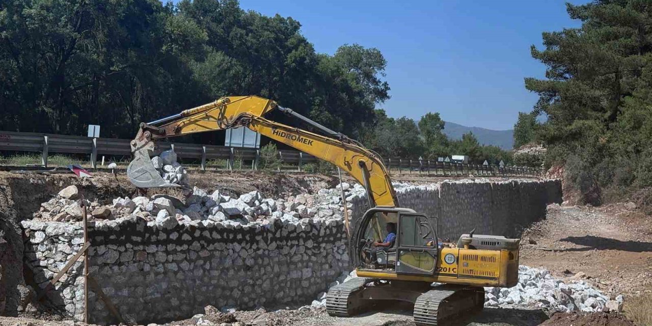 Muğla’da yollar sanat yapılarıyla güçleniyor