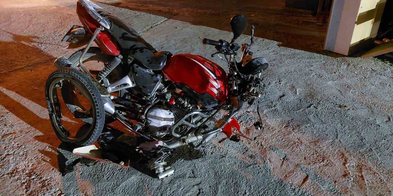 Ters şerite giren otomobil motosikletle çarpıştı: 1 yaralı