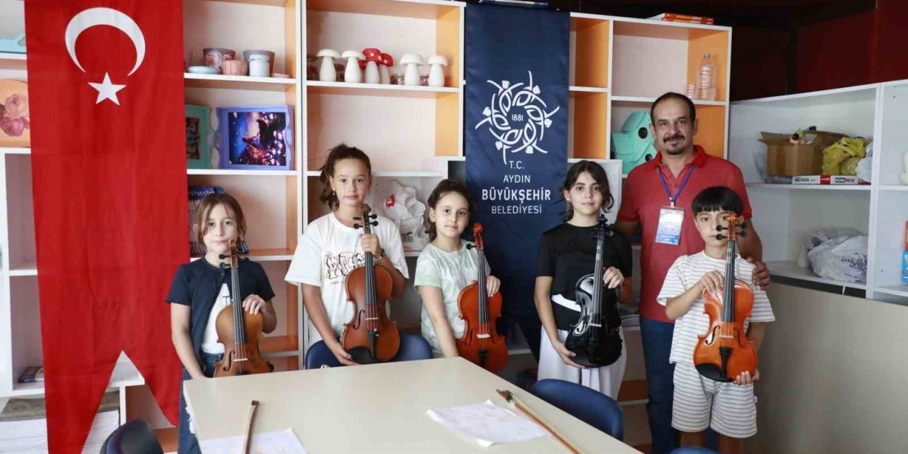 Başkan Çerçioğlu ile Aydınlı minikler keman öğreniyor