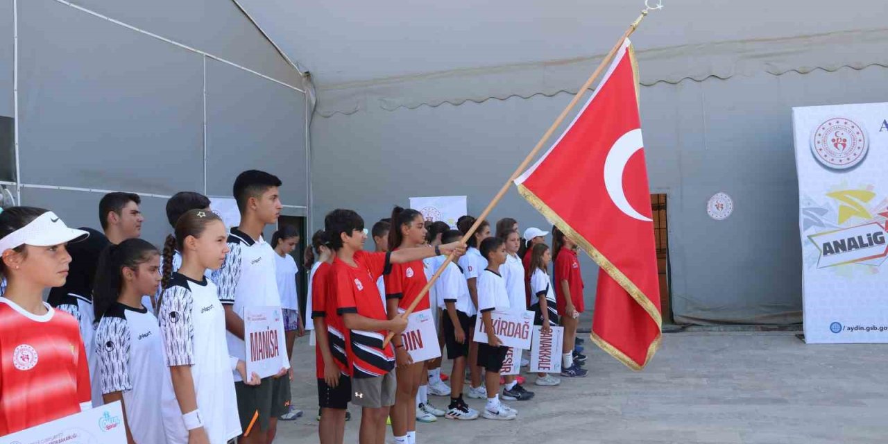 Aydın’da Analig Tenis heyecanı başladı