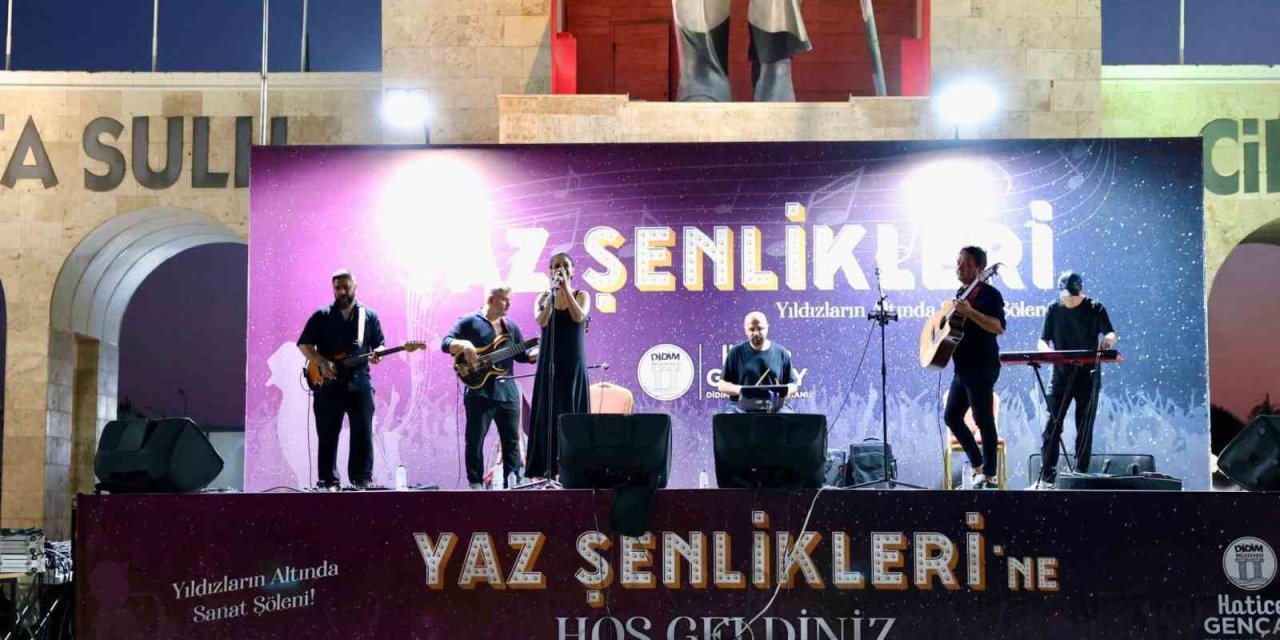Didim’de yaz şenlikleri akşamlara renk katıyor