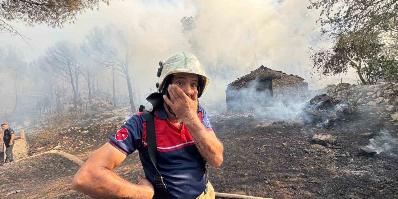 Bergama’da orman yangını: Alevler evlere sıçradı