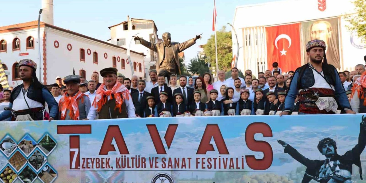 Tavas Belediyesi Zeybek kültürünü gelecek kuşaklara aktarıyor
