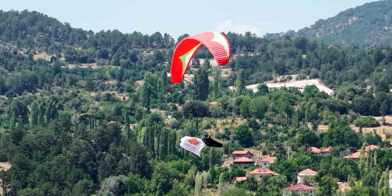Çameli Festivali 5. gününde gökyüzü şölenine sahne oldu